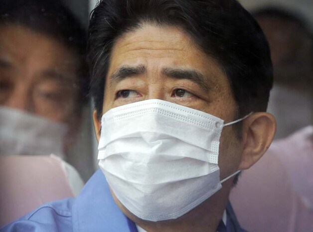 Premier Abe wil de bouw van nieuwe centrales toelaten.