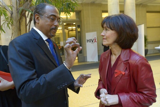 Michel Sidibé en minister van Gezondheid Laurette Onkelinx.