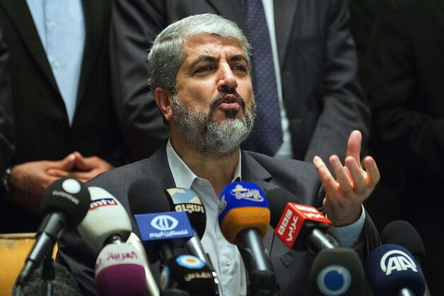Hamasleider Khaled Meshaal tijdens een persconferentie in Caïro.