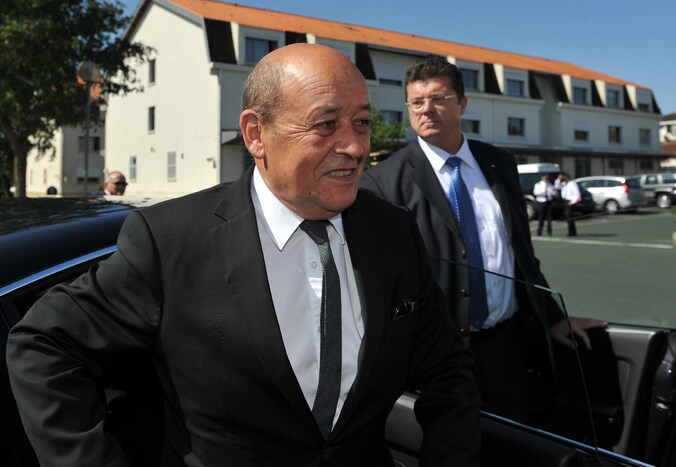 Volgens de Franse defensieminister Le Drian bedreigt de terreurbeweging Libanon.