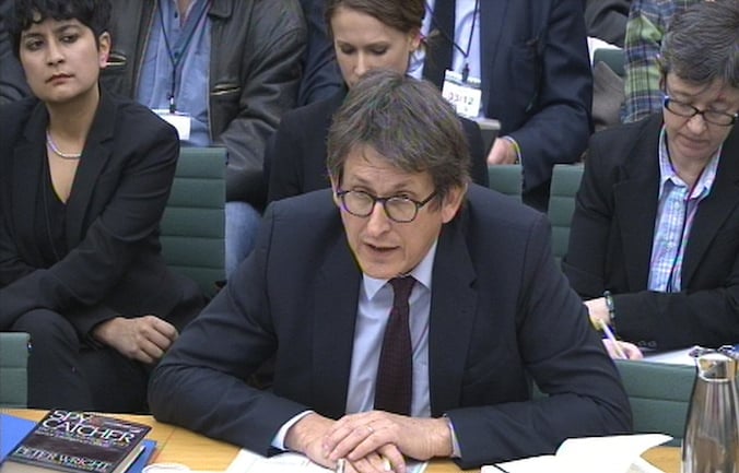 Volgens Alan Rusbridger schrijft The Guardian momenteel nog aan een groot verhaal rond de informatie uit de documenten die Snowden de krant bezorgde.