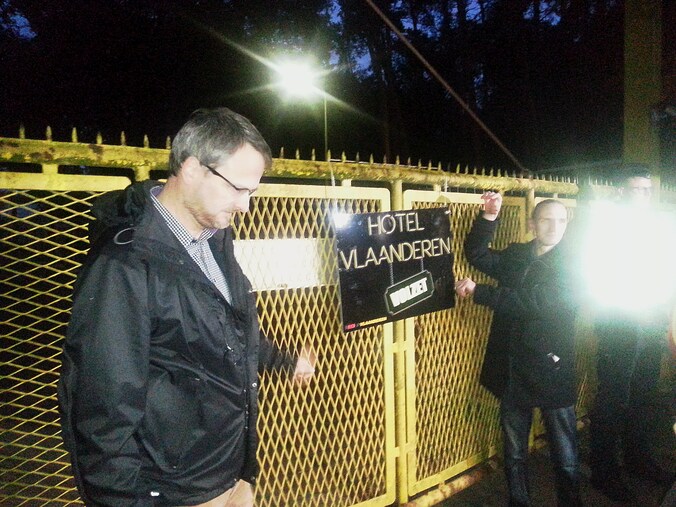 Gisteravond werd betoogd aan de poorten van het voormalig militair domein Westakkers in Sint-Niklaas.