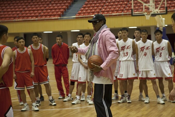 Dennis Rodman traint Noord-Koreaanse basketbalspelers in hoofdstad Pyongyang.