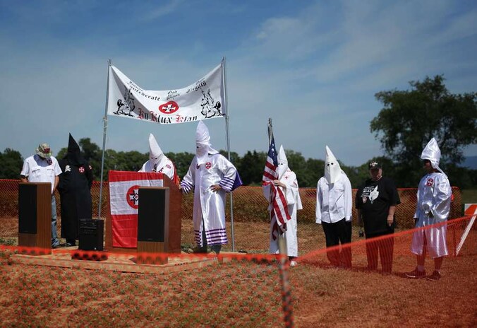 Zelfs de KKK kan niet ontsnappen aan de shutdown.