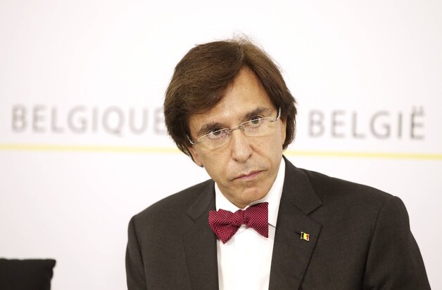 "De regering veroordeelt die inbraken bij Belgacom en de overheidsdiensten", stelt Di Rupo