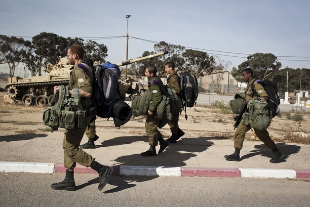 Tienduizenden Israëlische reservisten zijn reeds opgeroepen.
