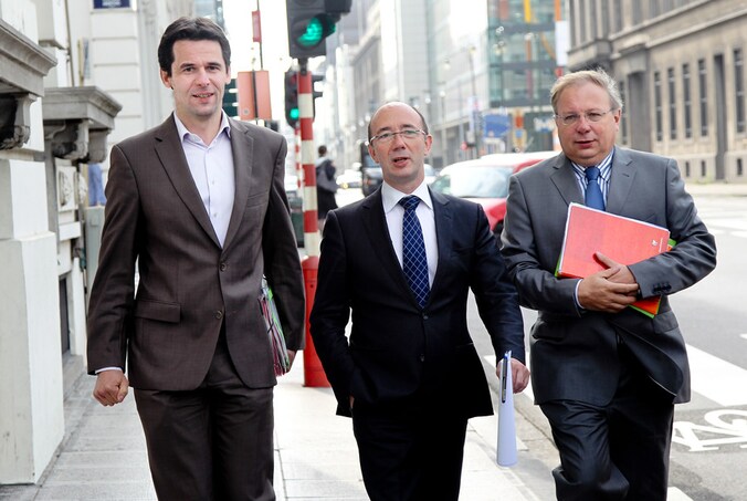 De Waalse ministers Nollet (Ecolo) en Antoine (cdH) met tussen hen in minister-president Rudy Demotte (PS).