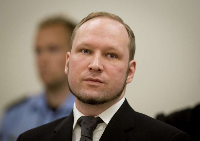 Anders Breivik zit een celstraf van 21 jaar uit.