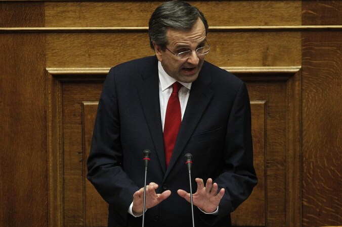 De Griekse minister van Civiele Bescherming, Nikos Dendias, heeft aan premier Antonis Samaras (foto) gevraagd om Italiaanse hulp in te roepen.