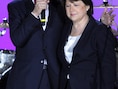 Elio Di Rupo aan het feest in Parijs, samen met Parti Socialiste-voorzitster Martine Aubry.