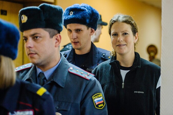 De Braziliaanse Ana Paula Alminhana Maciel werd als eerste niet-Russische arrestante vrijgelaten.