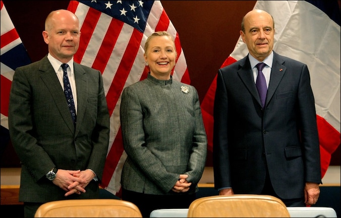 De ministers van Buitenlande William Hague (UK),Hillary Clinton (US) en Alain Juppe (Frankrijk).