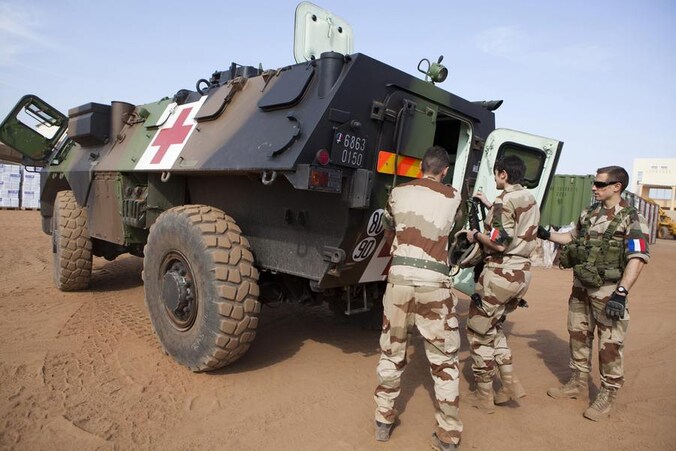 Franse militairen op de luchthaven van Bamako.