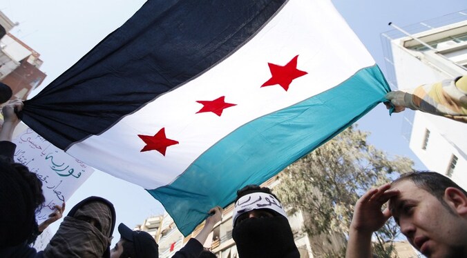 De vlag van de Syrische oppositie.