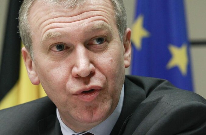 Zolang ontslagnemend premier Leterme nog in functie is, wil hij elke gelegenheid te baat nemen om het dossier van de IJzeren Rijn aan te snijden.