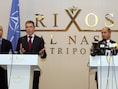 Secretaris-generaal van de NAVO Anders Fogh Rasmussen (L) en Moestafa Abdeljalil (R), hoofd van de Libische Overgangsraad.