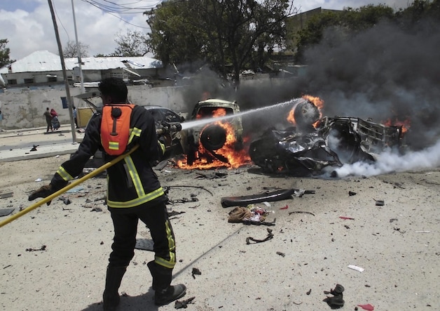 Al-Shabaab pleegt geregeld aanslagen in de Somalisch hoofdstad Mogadishu. Op 7 september werd bij een populair restaurant een autobom tot ontploffing gebracht, waarbij ten minste 15 doden vielen.