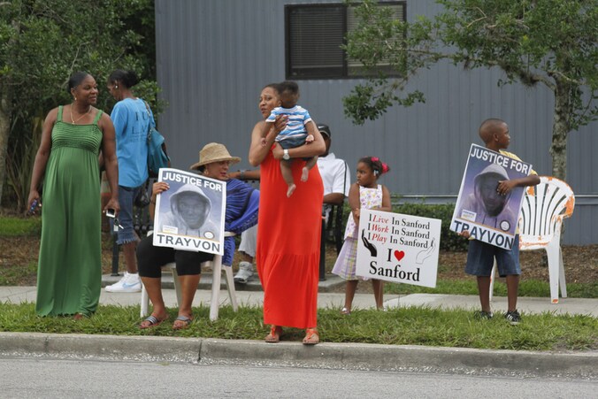 Inwoners van Sanford, Florida, wachten op de uitspraak van de jury.