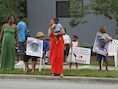 Inwoners van Sanford, Florida, wachten op de uitspraak van de jury.