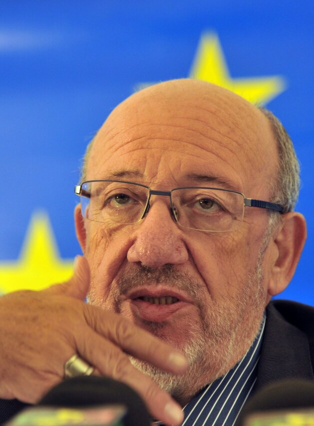 Louis Michel, hoofd van de EU-waarnemersmissie.