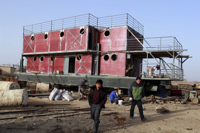 Een zelfgemaakt schip in de provincie Xinjiang.