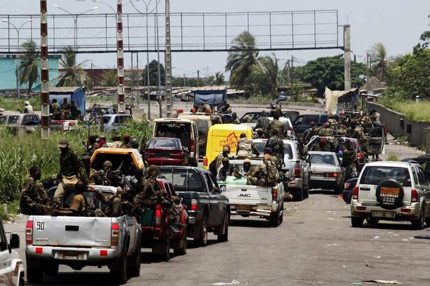 Troepen van Ouattara rijden naar Abidjan.