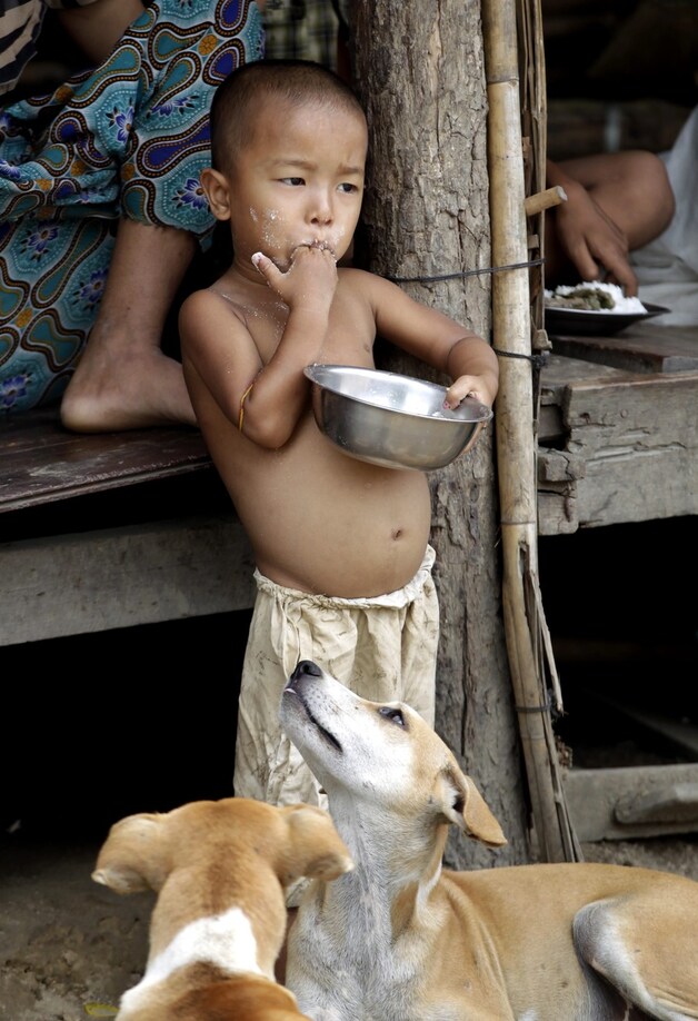 Een jongen uit Rakhine in het westen van Myanmar