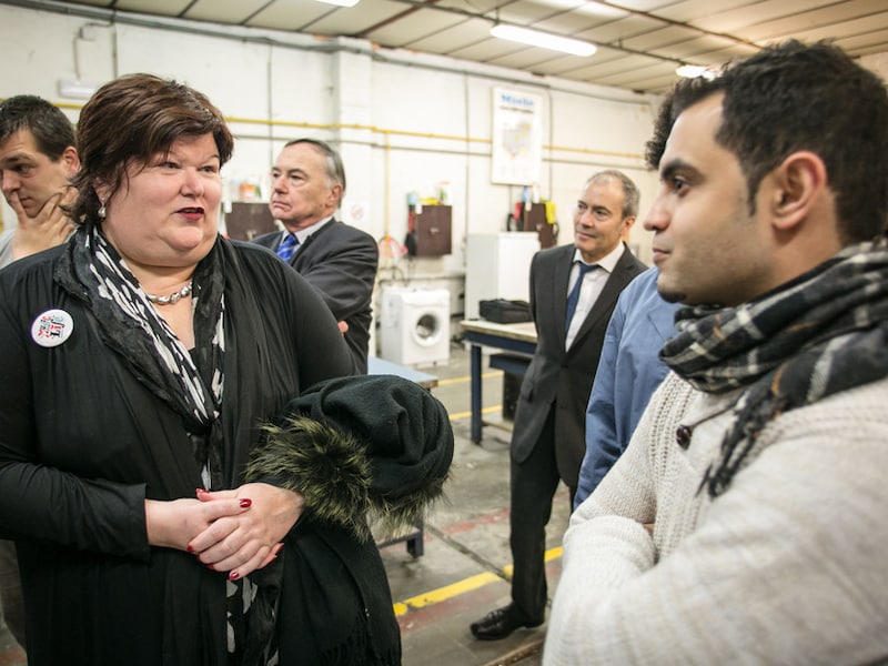 Maggie De Block op bezoek bij Spullenhulp.