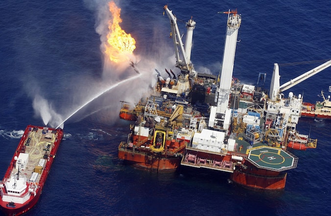 De brand op de Deepwater Horizon veroorzaakte een milieuramp.