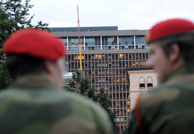 Het zwaar beschadigde overheidsgebouw in Oslo dat vorige vrijdag door een bomaanslag getroffen werd.