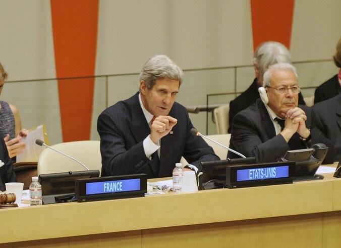 De Amerikaanse minister van Buitenlandse Zaken van Amerika, John Kerry (links).