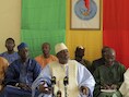 Premier Cheikh Modibo Diarra (midden) eerder deze week