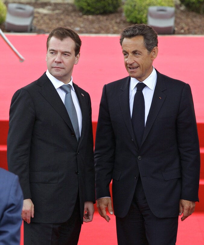 De Russische president Medvedev en de Franse president Sarkozy.