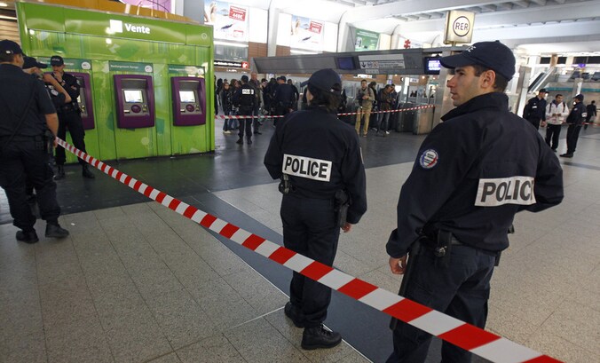 Politieonderzoek in de Franse zakenwijk La Défense.