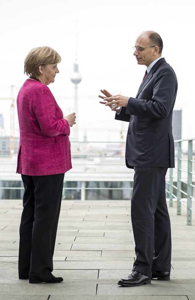 Letta in gesprek met Merkel.