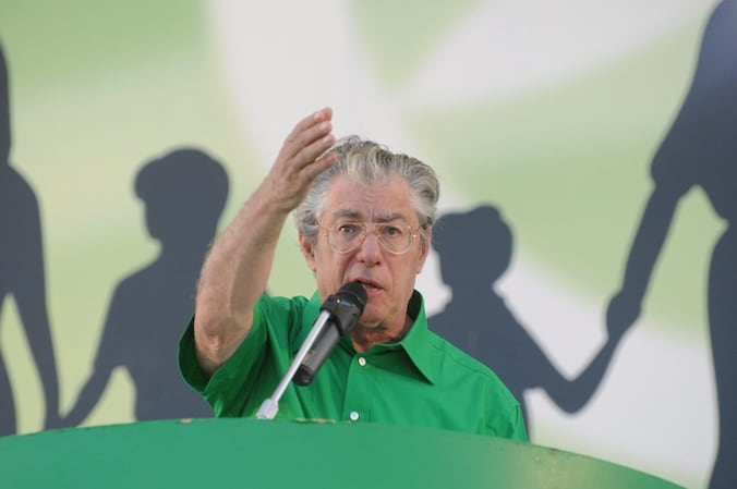 Umberto Bossi, de leider van de Italiaanse separatistische regeringspartij Lega Nord