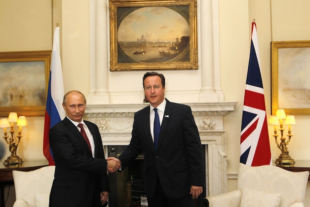 Cameron: "De Verenigde Naties moeten resoluties afkondigen om de druk op Syrië op te voeren."