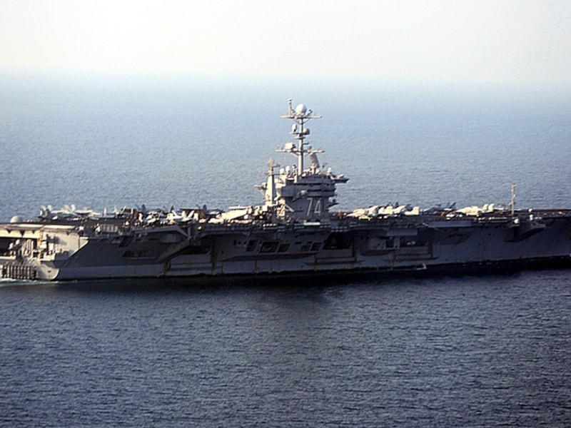 Het vliegdekschip John C. Stennis bevond zich vorige week een tijd in het zeegebied waar Iran de afgelopen dagen grootschalige militaire manoeuvres hield.