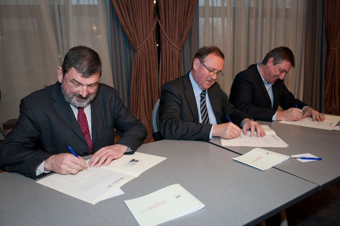Vlnr. Harry Hendrickx, Dirk Van Mechelen en Jan Jambon.