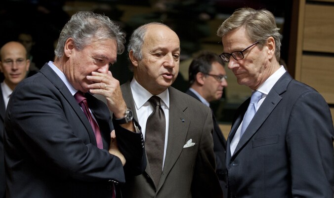 De Luxemburgse Minister van Buitenlandse Zaken Jean Asselborn (links) met zijn Franse en Duitse collega's Laurent Fabius (centraal) en Guido Westerwelle (rechts).