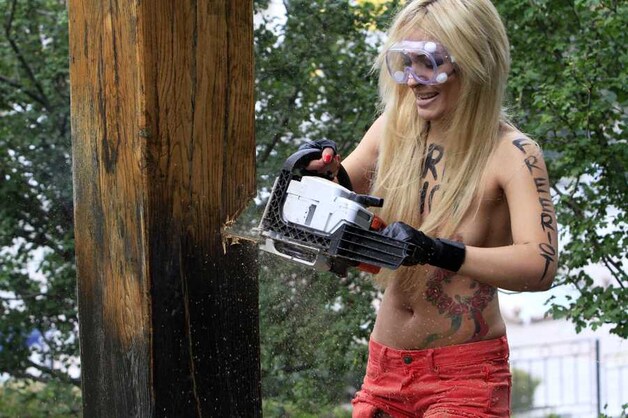 Zelfs de hulp van Femen mocht niet baten.