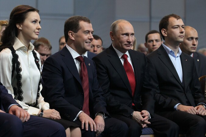 Medvedev &amp; Poetin