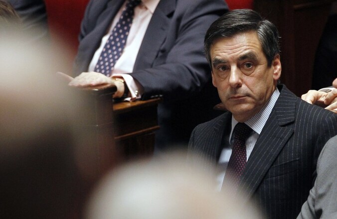 François Fillon gebruikte tijdens een gezinsvakantie in Egypte een vliegtuig van president Moebarak.