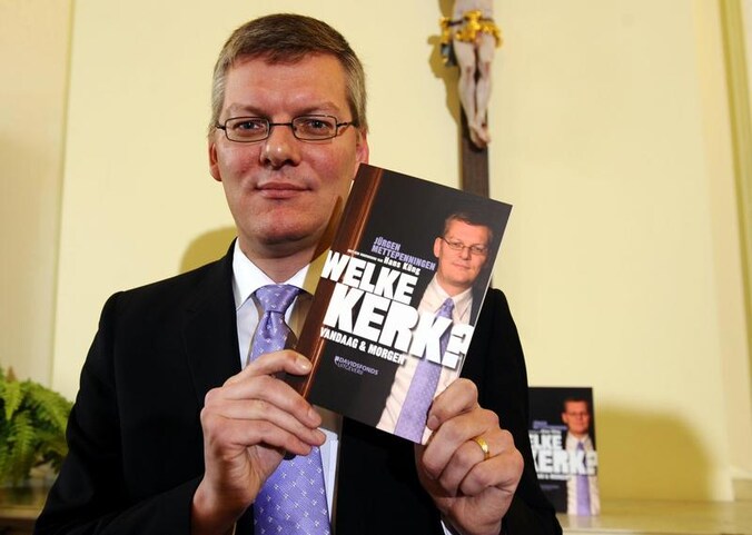 Jürgen Mettepenningen stelde zijn nieuwe boek voor in de abdij van Grimbergen.