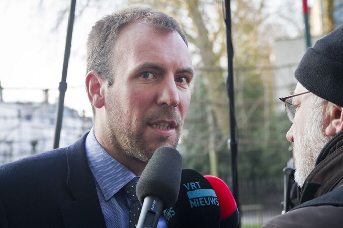 Staatssecretaris voor Mobiliteit Melchior Wathelet sluit een achterpoortje in de wet.
