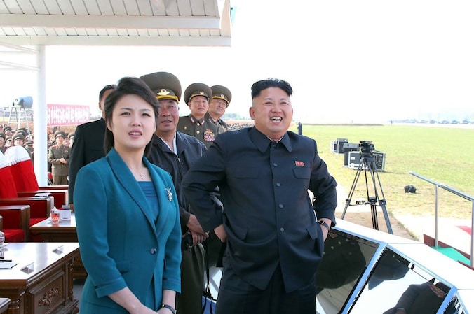 De Noord-Koreaanse leider Kim Jong-Un en zijn vrouw Ri Sol-Ju.