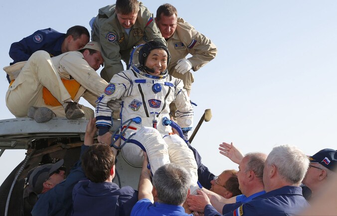 De Japanse astronaut Koichi Wakata tijdens de landing.