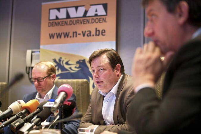 N-VA-kopstukken Ben Weyts, Bart De Wever en Jan Jambon laten geen spaander heel van de nota.