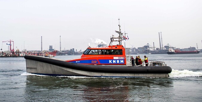 Tijdens de zoektocht werden tevergeefs tien reddingsboten, twee helikopters, een bergingsschip en een Kustwachtvliegtuig ingezet.