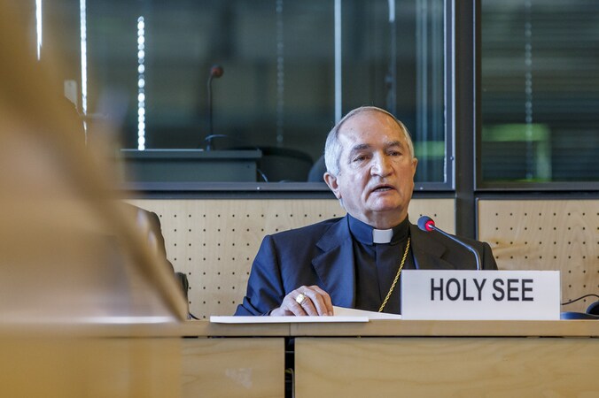 De Vaticaanse ambassadeur voor de VN, Silvano Tomasi, vandaag tijdens het verhoor.